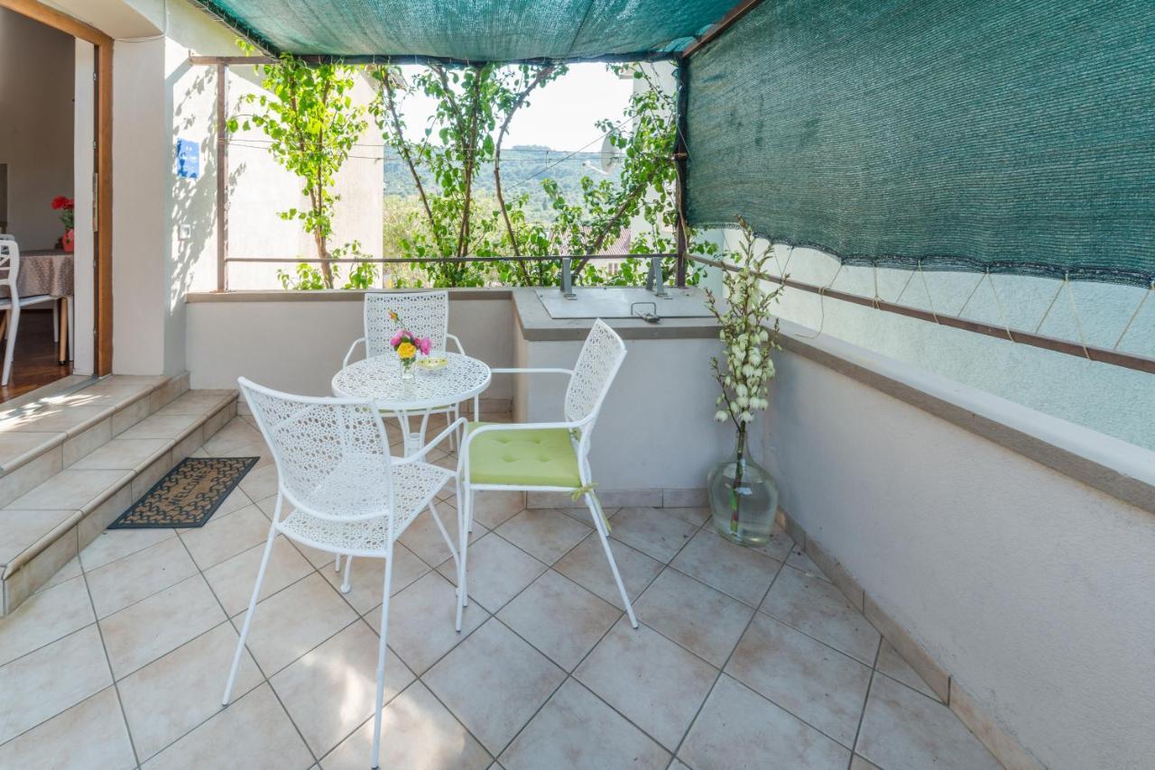 Apartmani Bugenvilija Brbinj Экстерьер фото