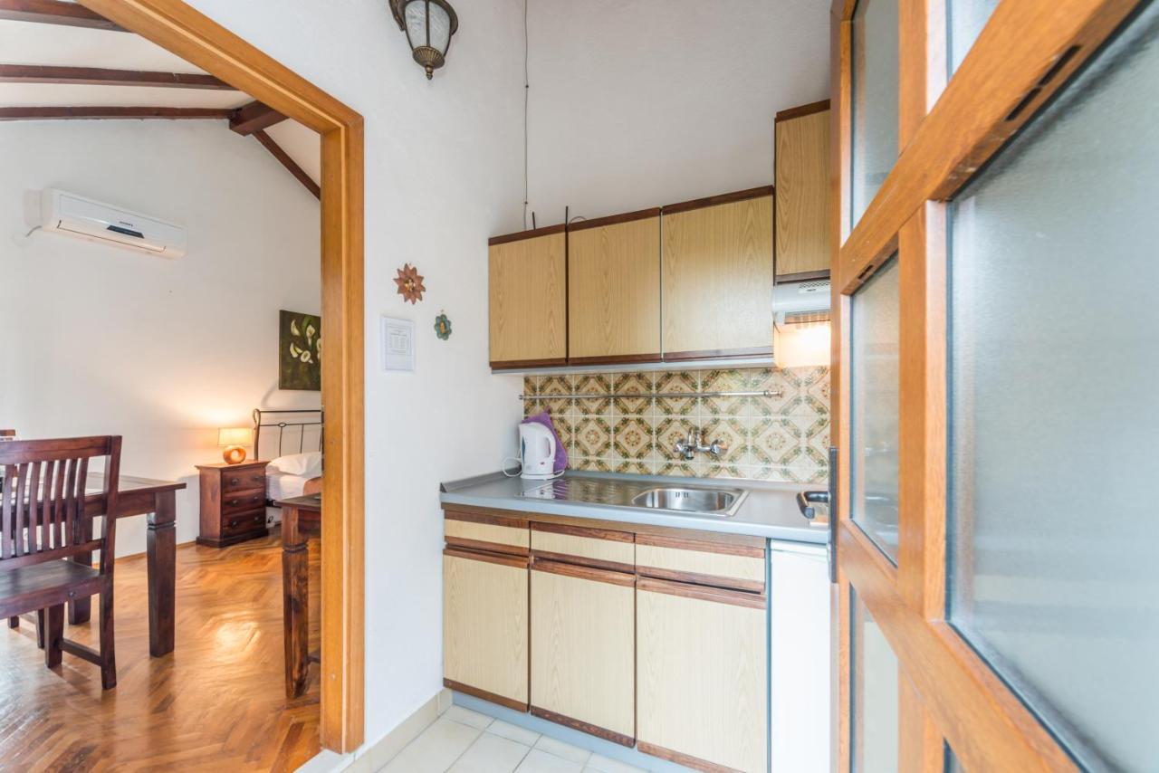 Apartmani Bugenvilija Brbinj Экстерьер фото