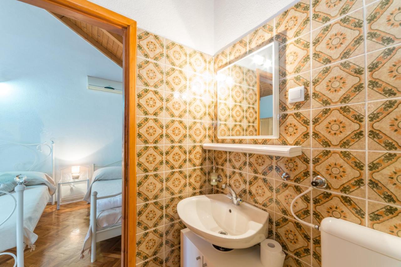 Apartmani Bugenvilija Brbinj Экстерьер фото